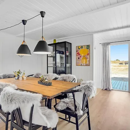 Stunning In With House A Panoramic View