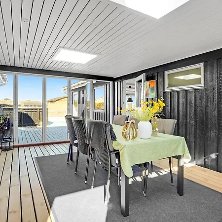 Stunning In With House A Panoramic View